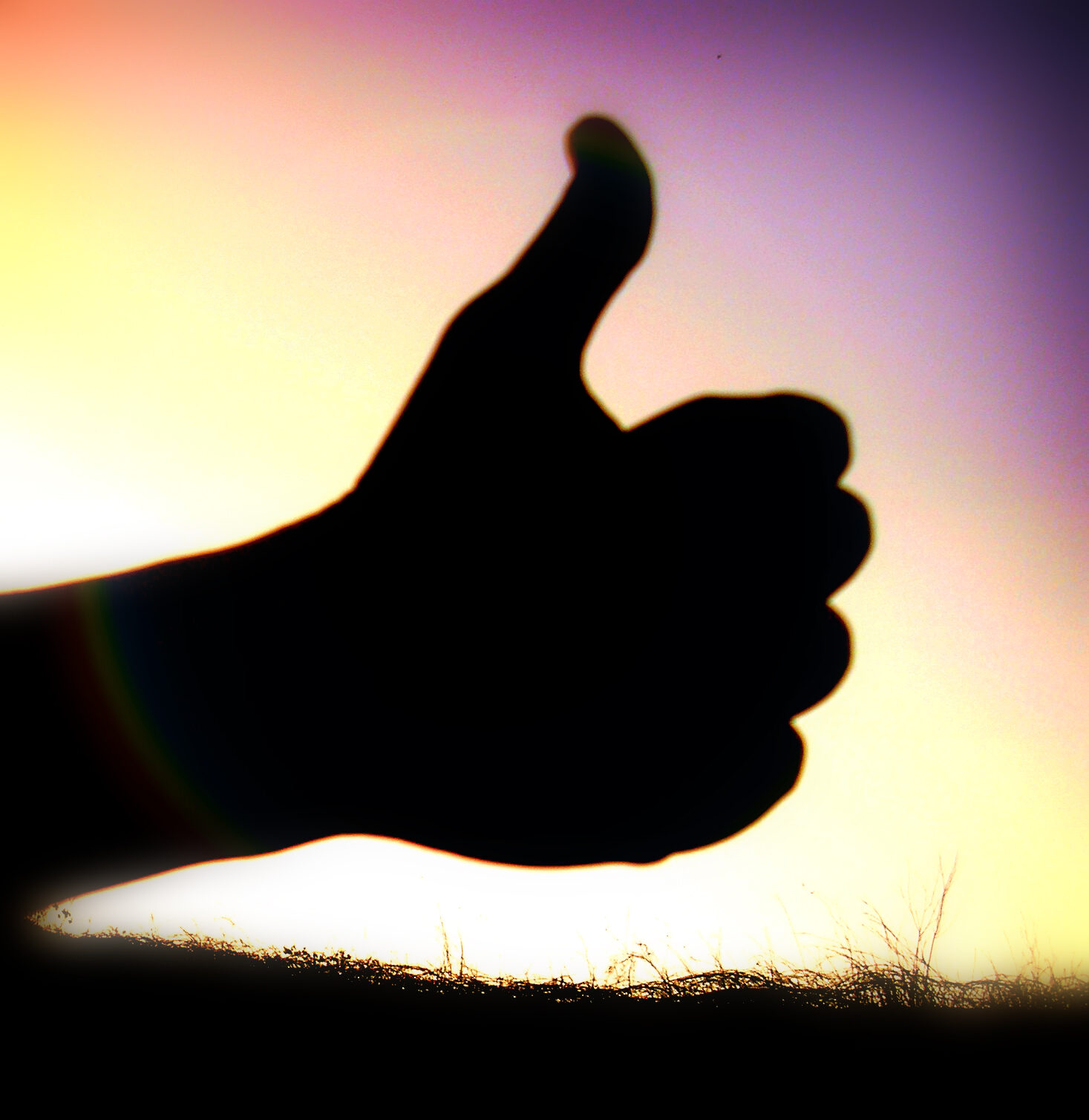 thumbs_up_by_wakalani